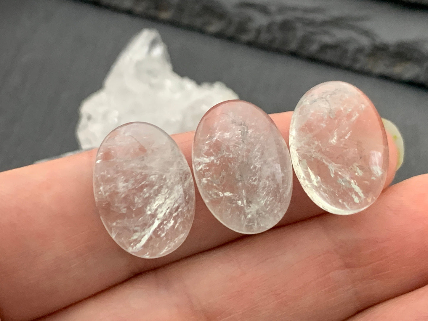 Green Amethyst oval 13x18mm cabochon - Calibrated cabochons