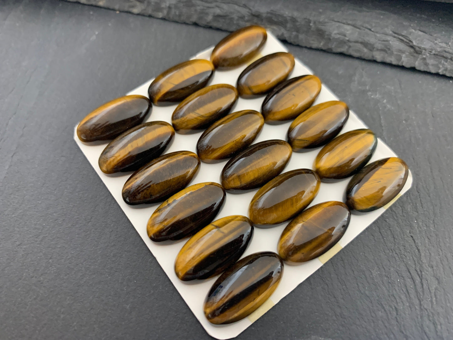 Tiger Eye oval 10x20mm cabochon - Calibrated cabochons