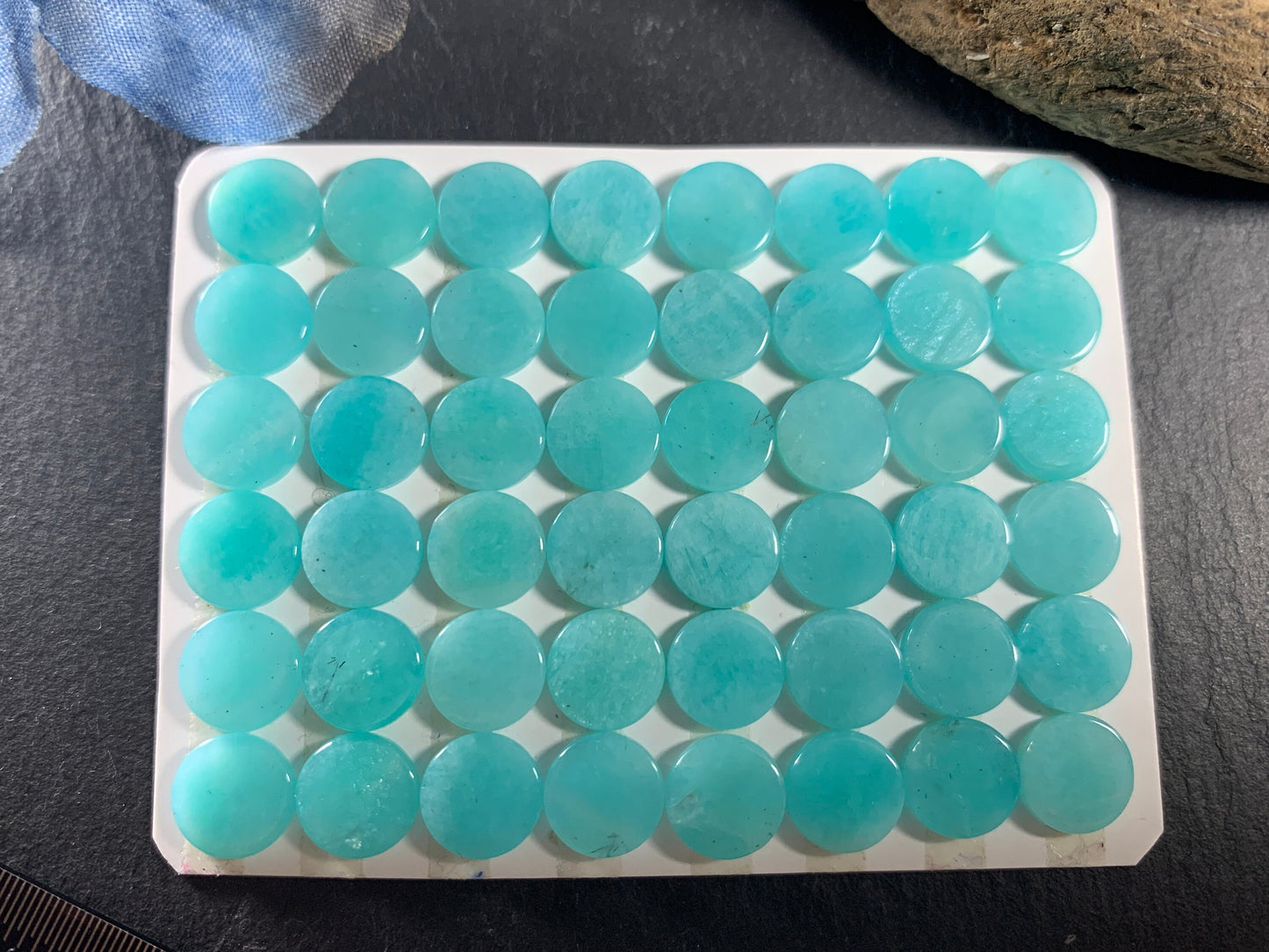 Flat Amazonite Round 8mm cabochon - Calibrated cabochons