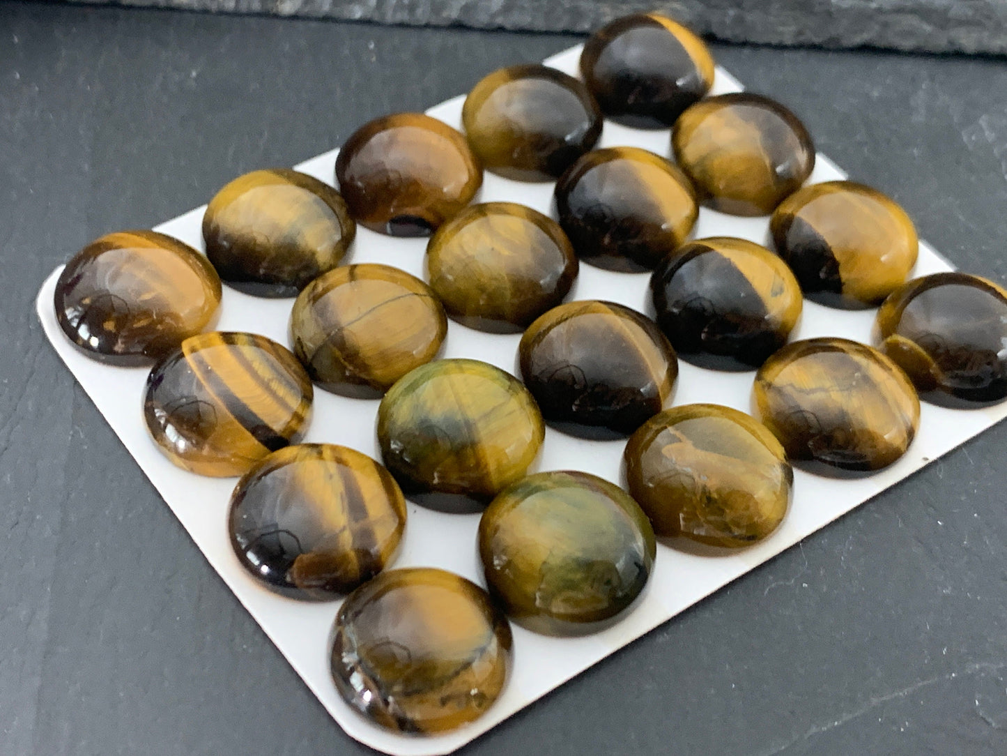 Tiger Eye round 15mm cabochon - Calibrated cabochons