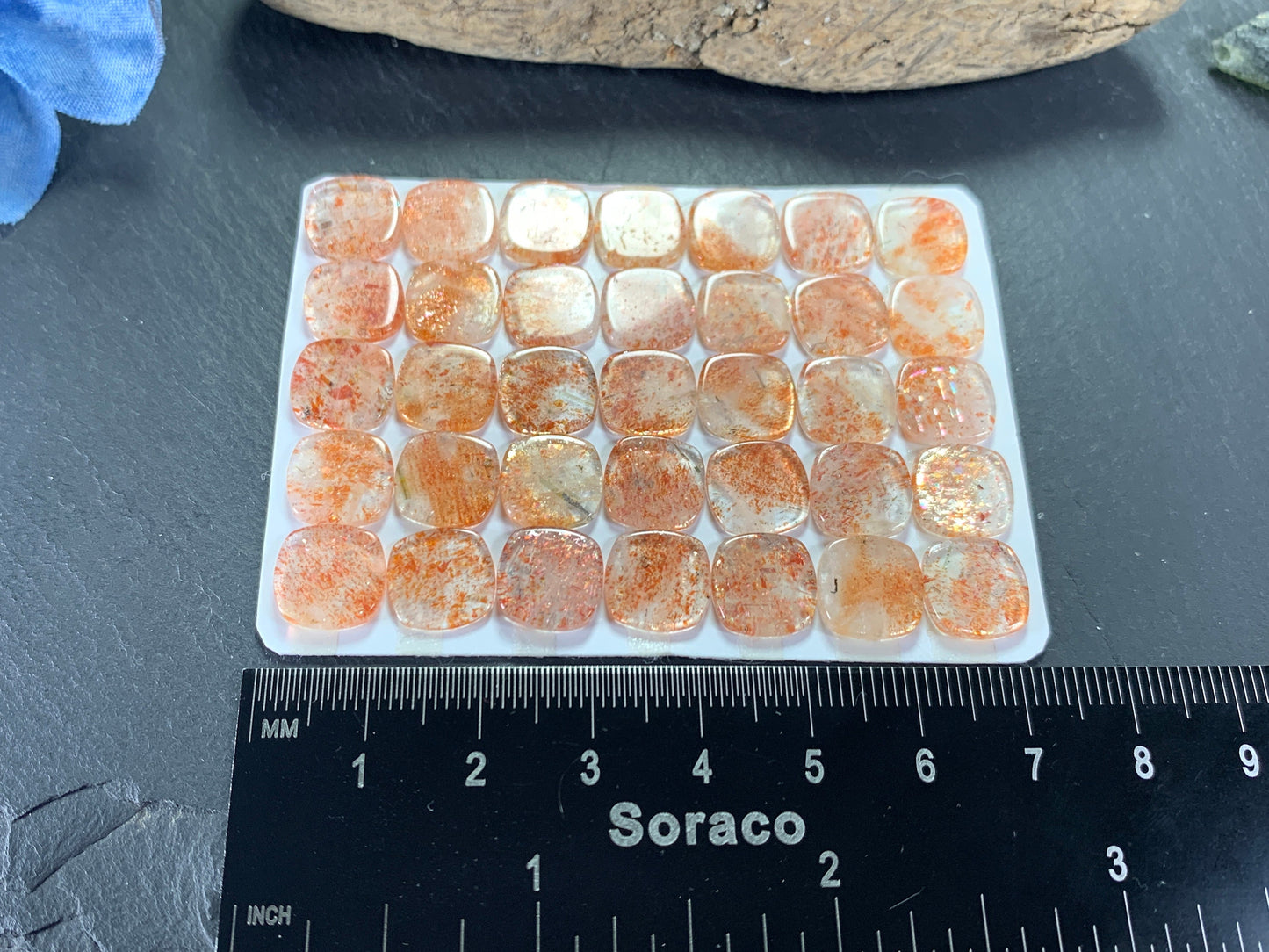 Flat SunStone square cushion 10mm cabochon - Calibrated cabochons