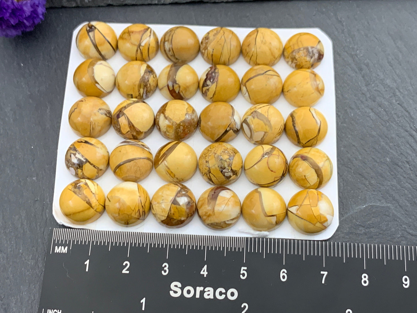 Brecciated Mookaite round 12mm cabochon