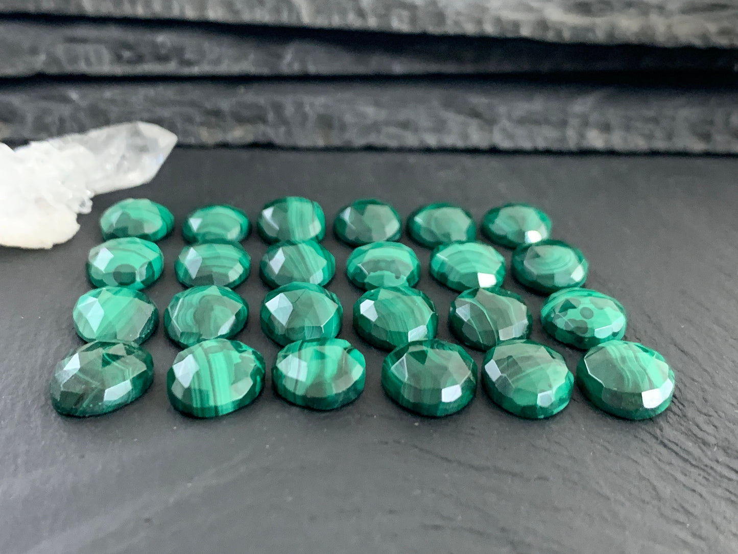 Faceted Malachite 10x14mm cabochon - Calibrated cabochons