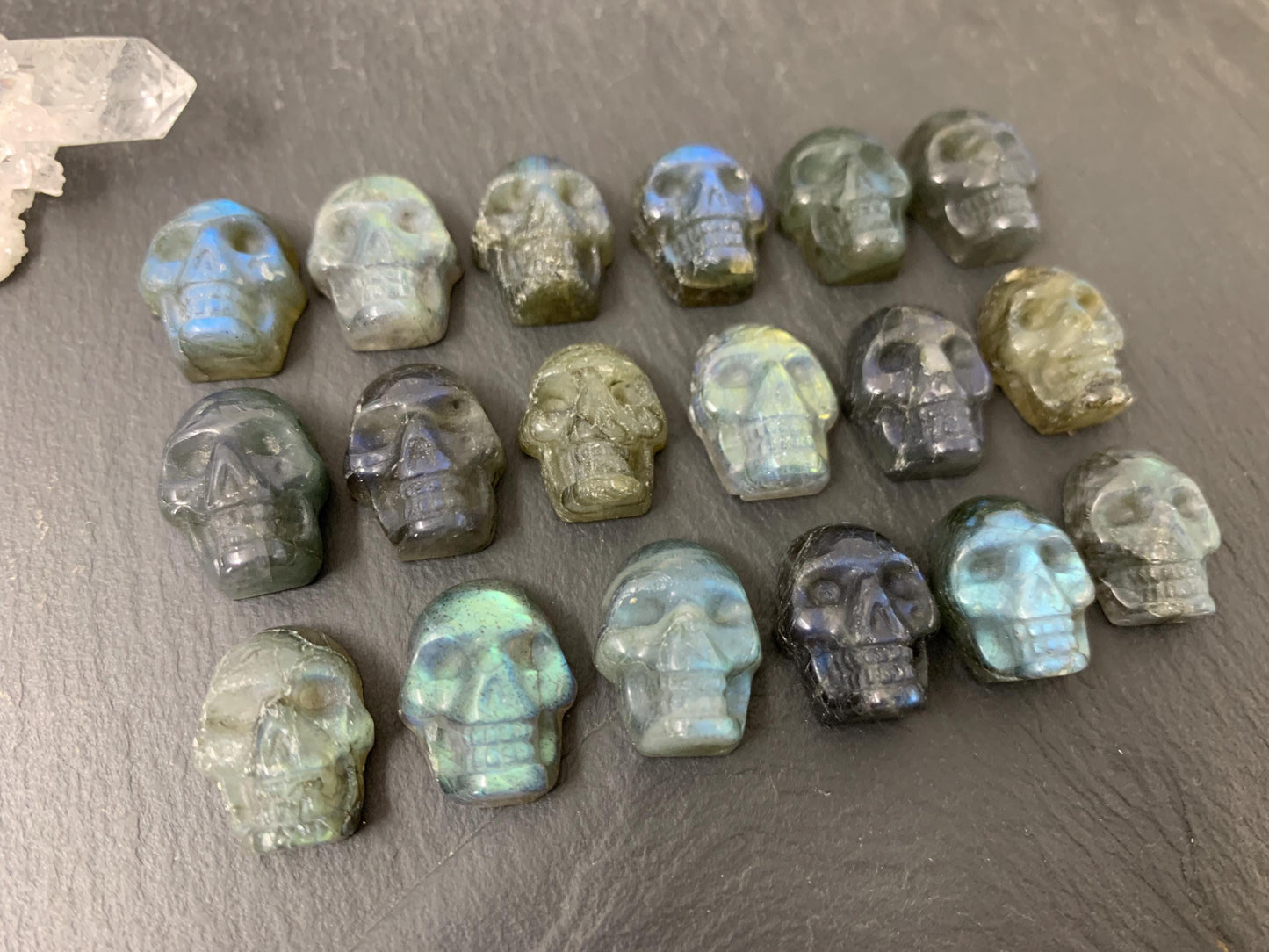 Labradorite skull 17- 18mm cabochon