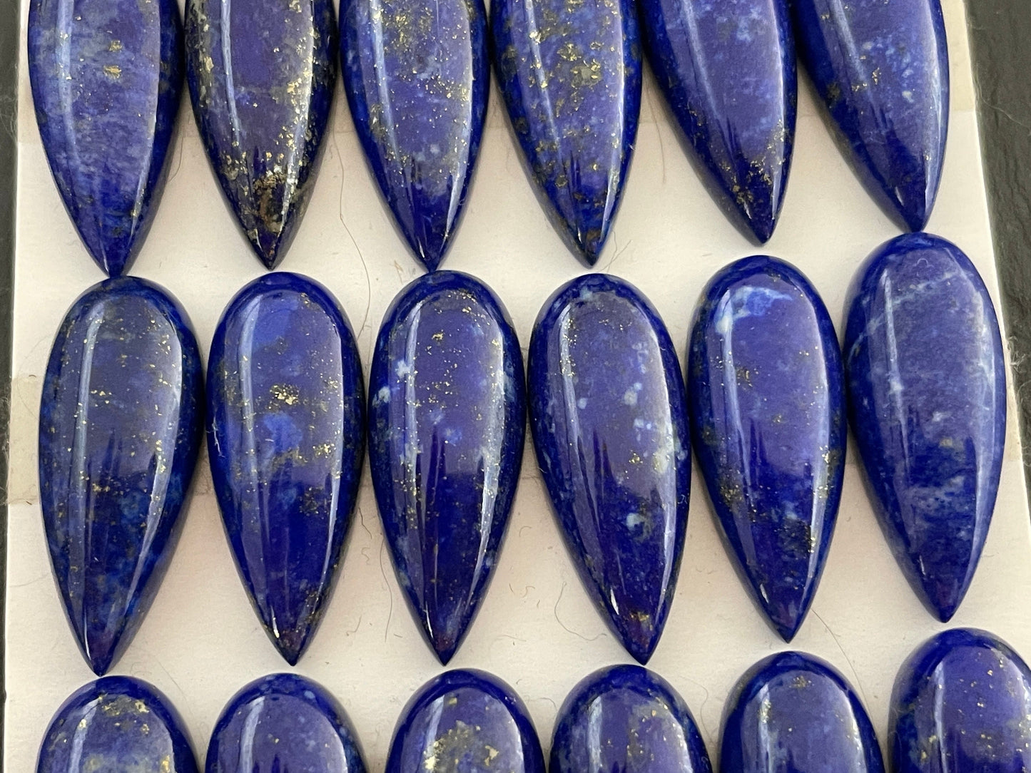 Lapis Lazuli pear 10x25mm cabochon - Calibrated Cabochons