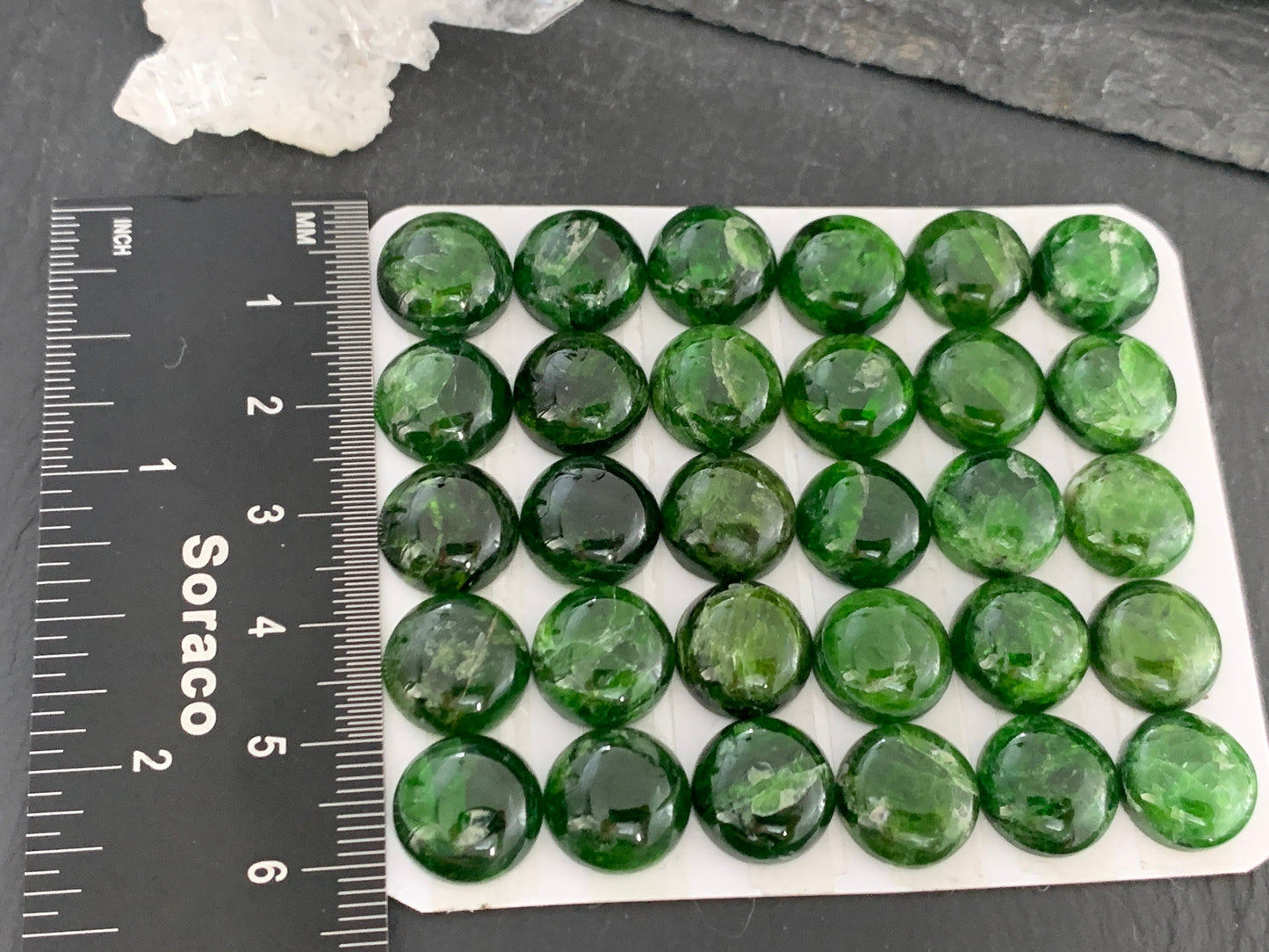 Chrome Diopside round 12mm cabochon - Calibrated cabochons