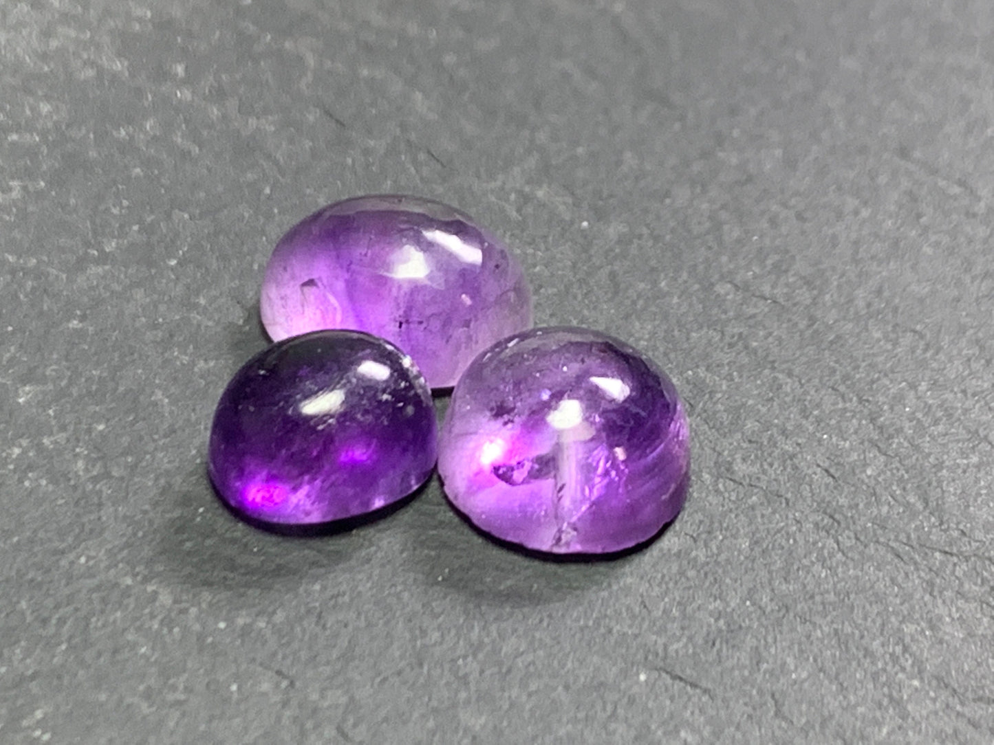 Amethyst oval 8-10mm long cabochon from Madagascar- lot of 3 cabochon
