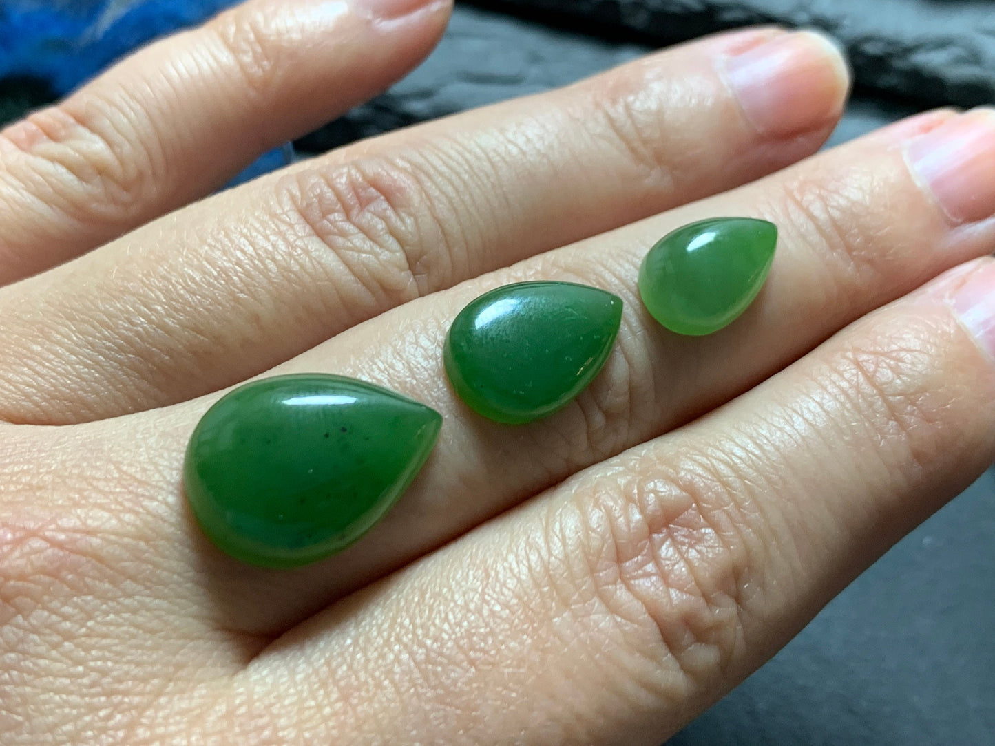 Nephrite pear 15-18mm long Cabochon - Calibrated cabochons