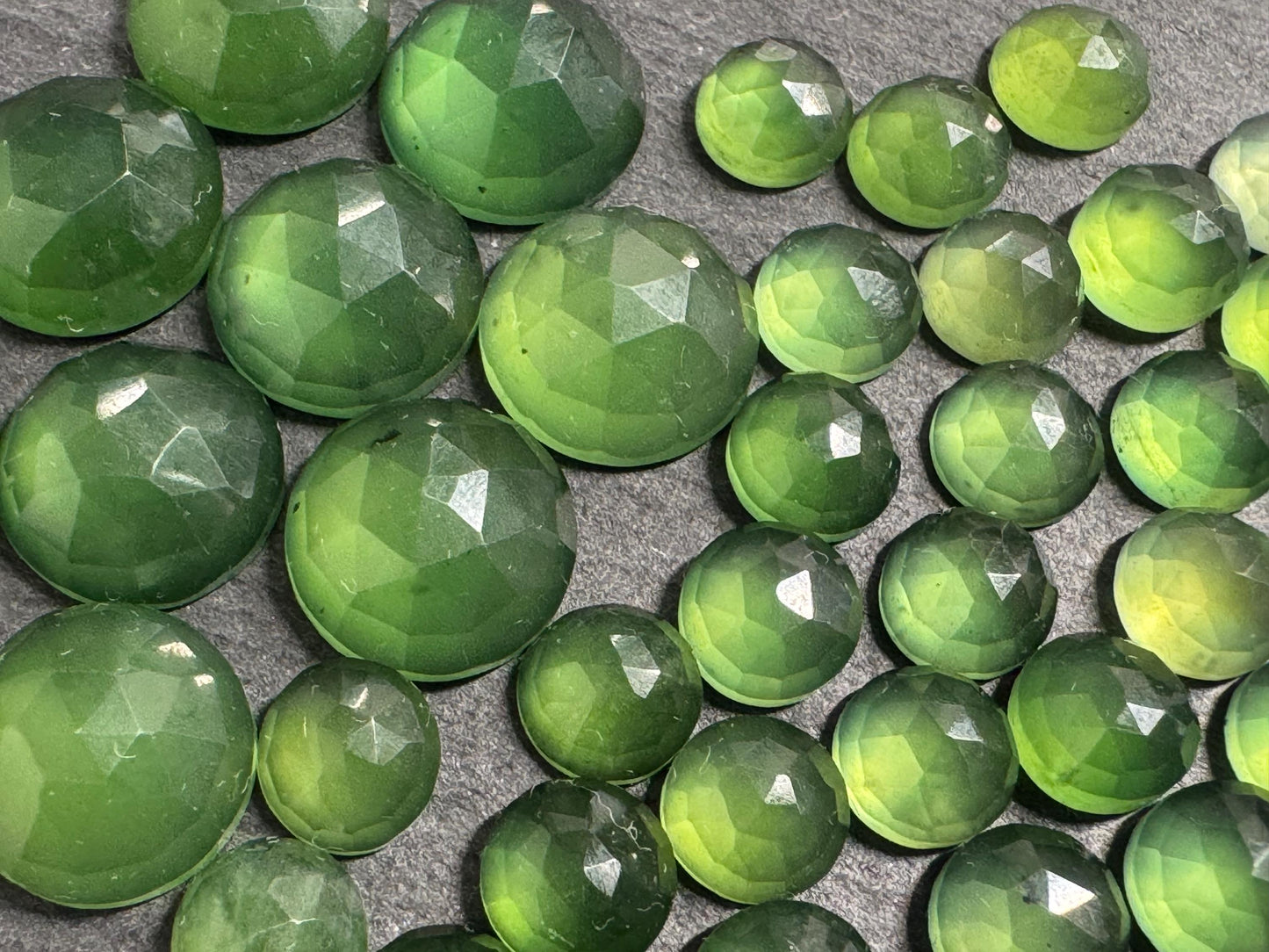Faceted Serpentine round 6, 10mm cabochon