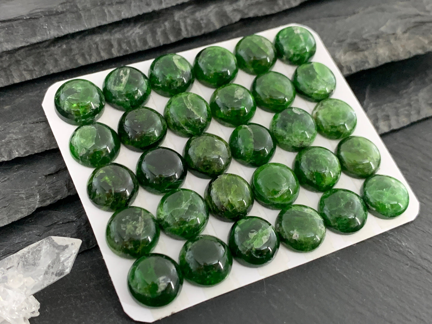Chrome Diopside round 12mm cabochon - Calibrated cabochons