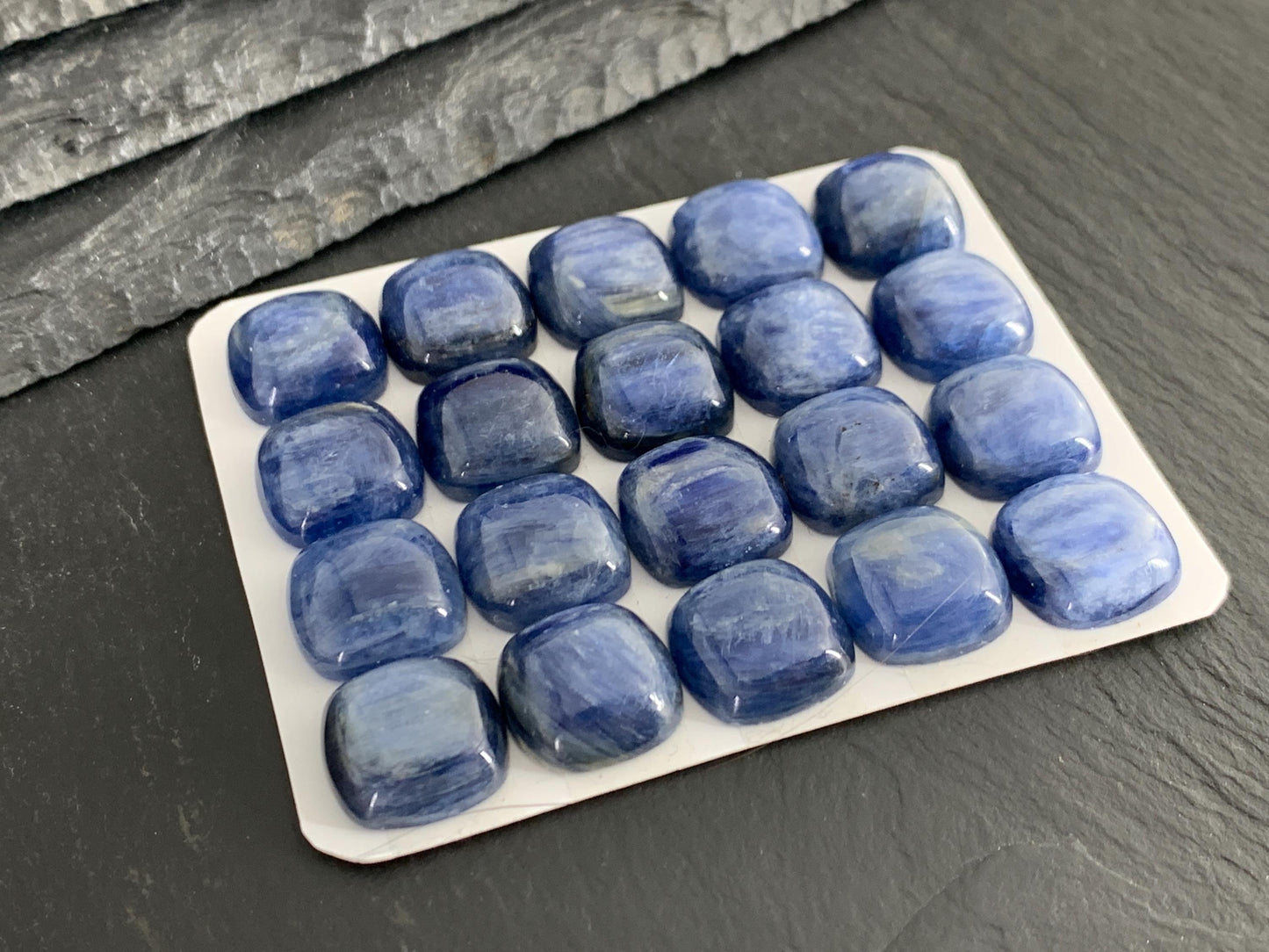 Kyanite square cushion 14mm cabochon - Calibrated cabochons