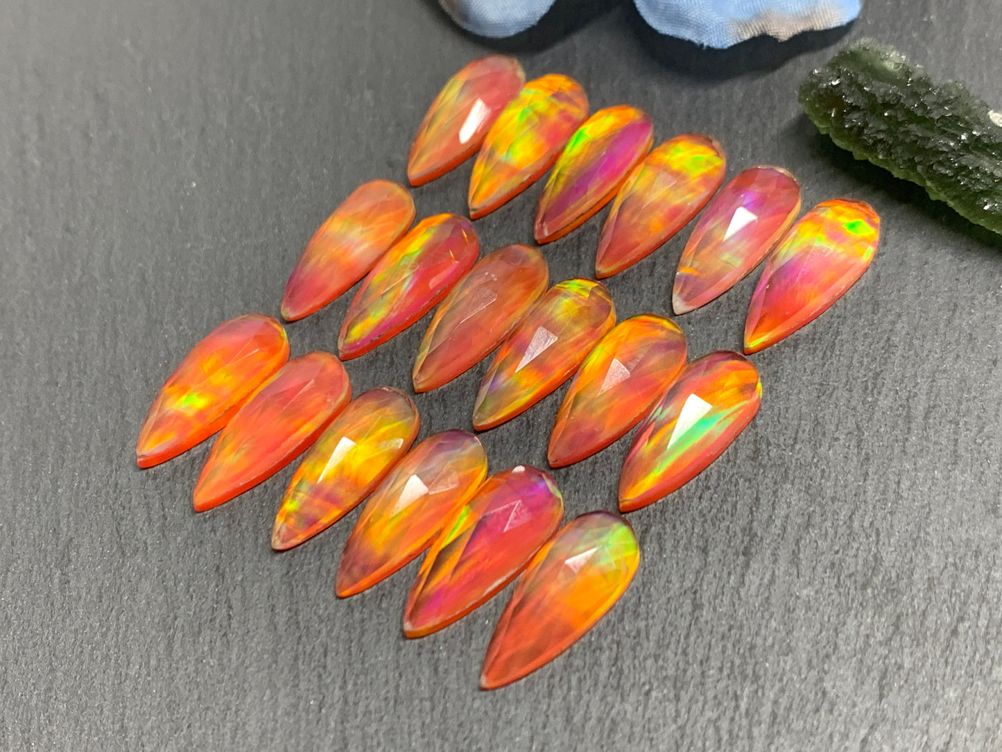 Faceted Aurora Opal pear 8x20mm cabochon - Doublet cabochons