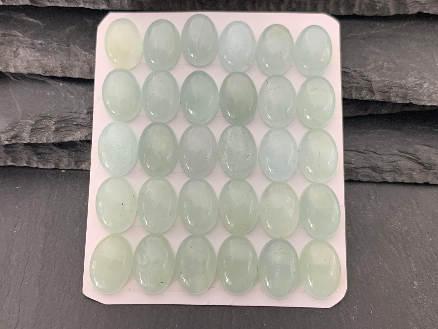 Aquamarine oval 10x14mm cabochon - Calibrated cabochons