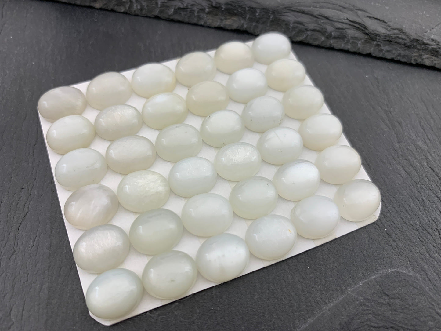 White Moonstone oval 10x12mm cabochon - Calibrated cabochons