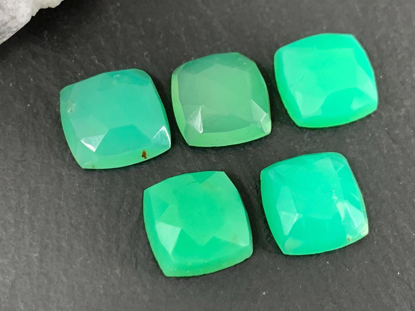 Faceted Chrysoprase Cabochon - Natural Green Gemstone 10mm Square Faceted Top