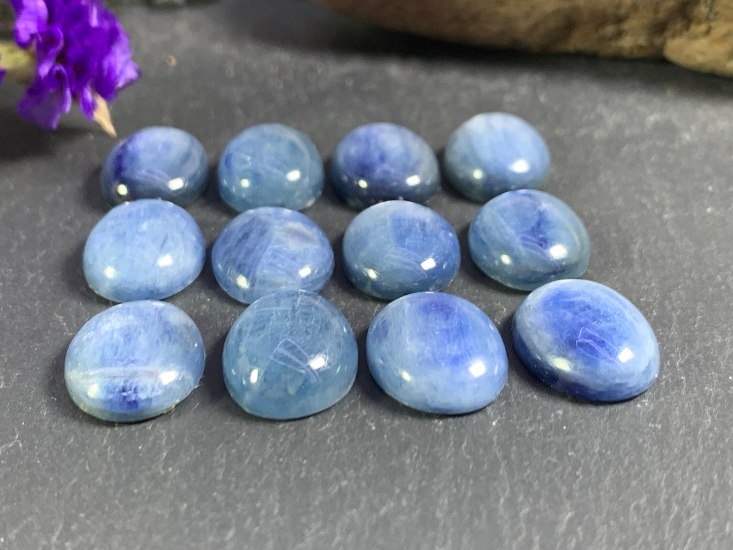 Kyanite oval 12x16mm cabochon - Calibrated cabochons