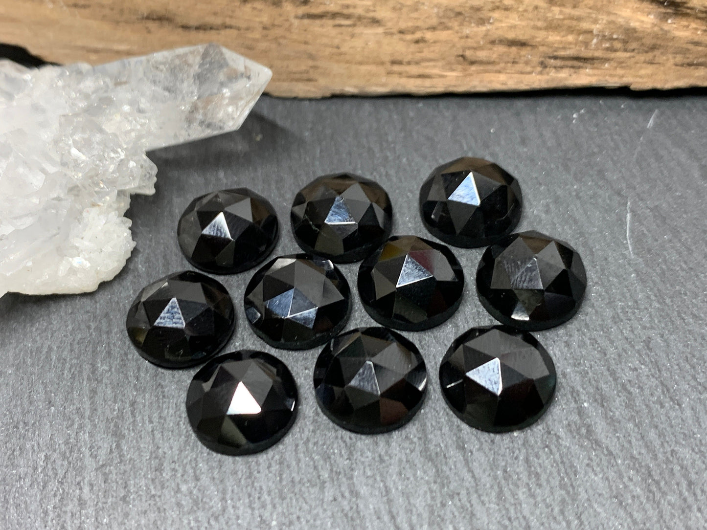 Faceted Black Spinel round 10mm cabochon - Calibrated cabochons