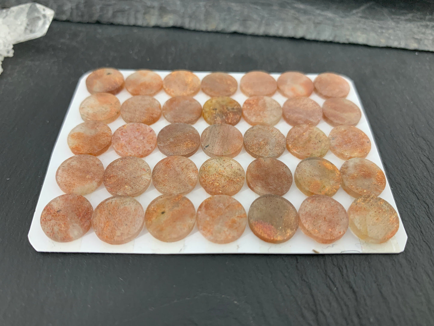 Flat Sunstone round 10mm cabochon - Calibrated cabochons