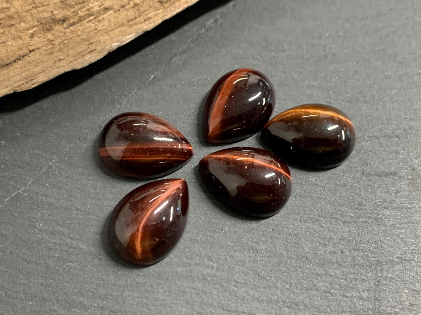 Red Tiger Eye pear 13x18mm cabochon - Calibrated cabochons