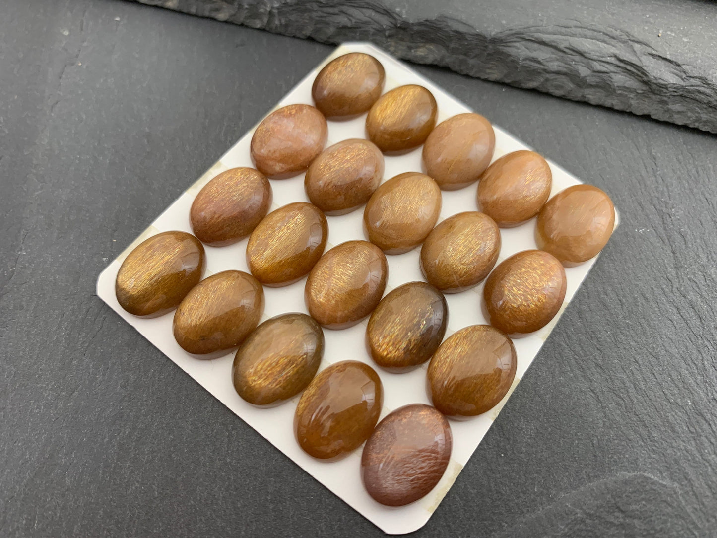 GoldSand Sunstone oval 12x16mm cabochon