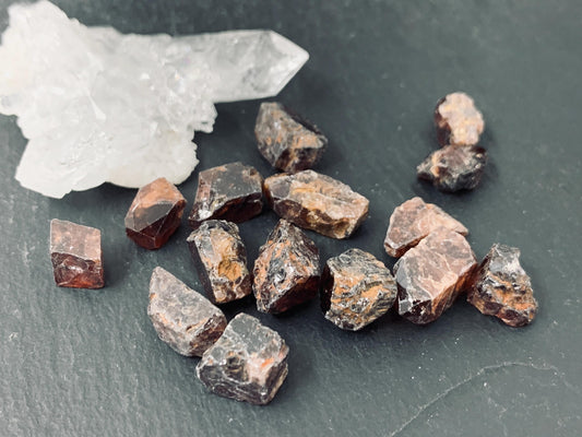 Raw Zircon 8-13mm long from Tanzania - lot of 15 piec - not drilled gemstone