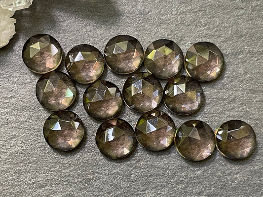 Faceted Color changing Alexandrite round 8mm cabochon - Calibrated cabochons
