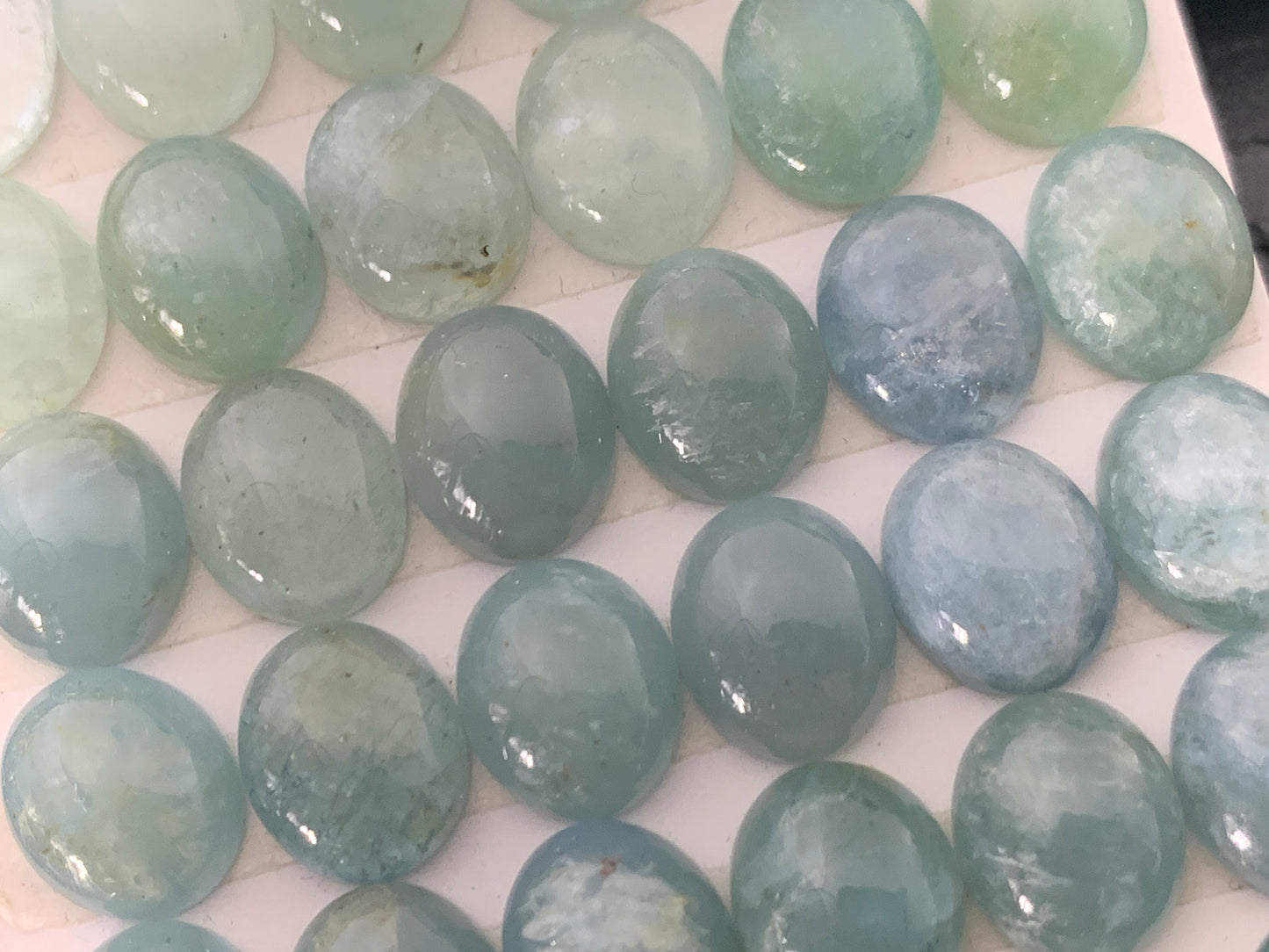 Aquamarine oval 10x12mm cabochon - Calibrated cabochons