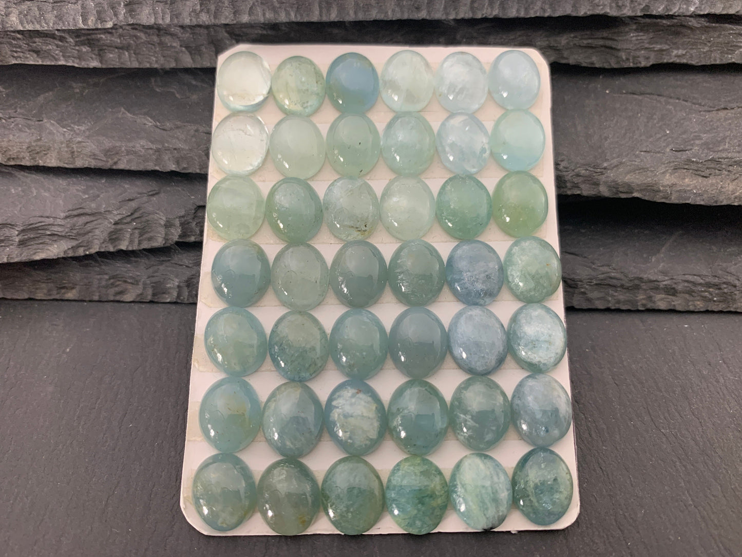 Aquamarine oval 10x12mm cabochon - Calibrated cabochons