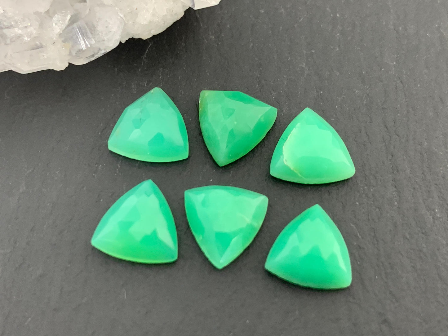 Faceted Chrysoprase trillion 8mm cabochon