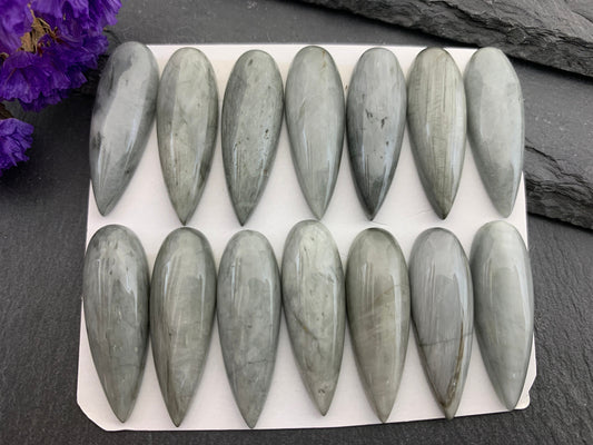 Eagle Eye pear 10x30mm cabochon - Calibrated Cabochons