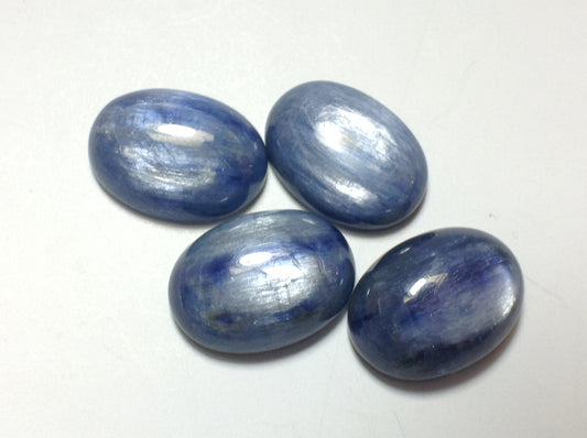 Kyanite oval 12x16mm Cabochon - Calibrated cabochons