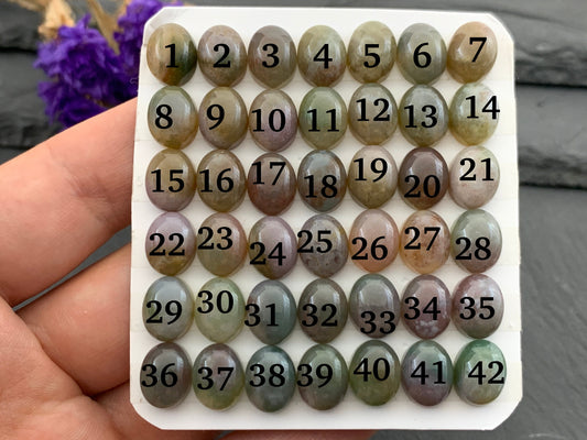 Blood Quartz oval 8x10mm cabochon - Calibrated cabochons
