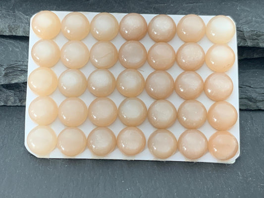 Peach Moonstone round 10mm cabochon - Calibrated cabochons