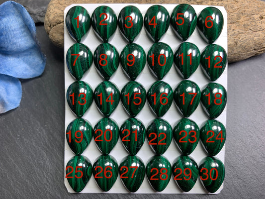 Malachite pear 10x14mm cabochon - Calibrated cabochons