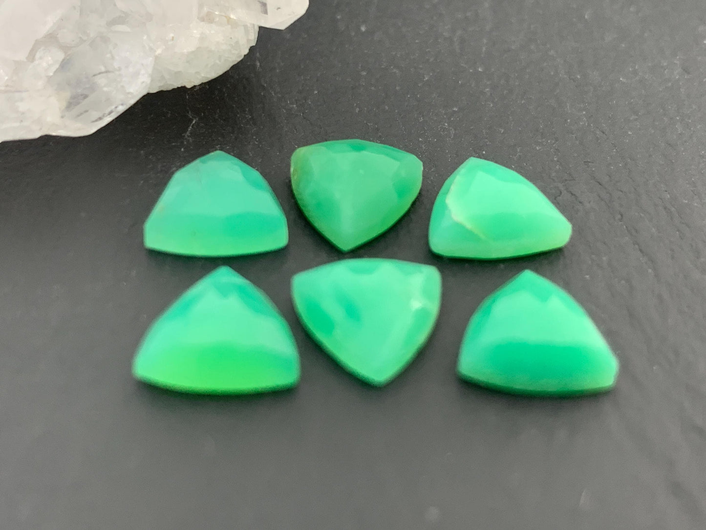 Faceted Chrysoprase trillion 8mm cabochon