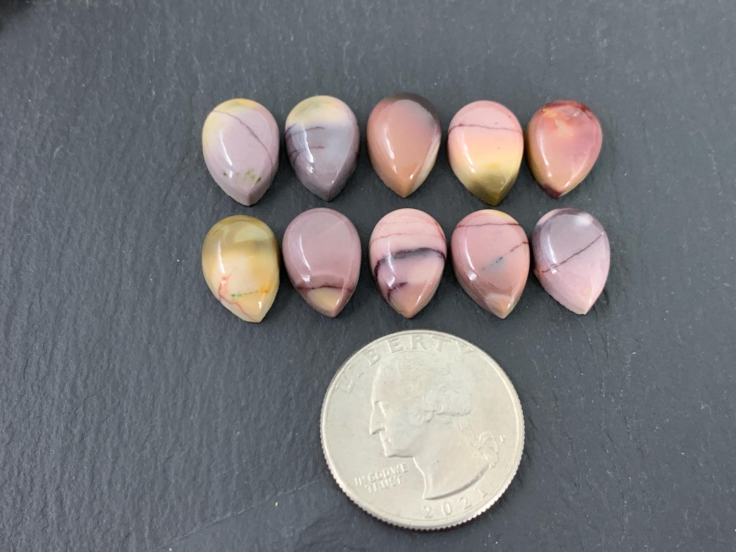 Mookaite Jasper pear 10x14mm cabochon