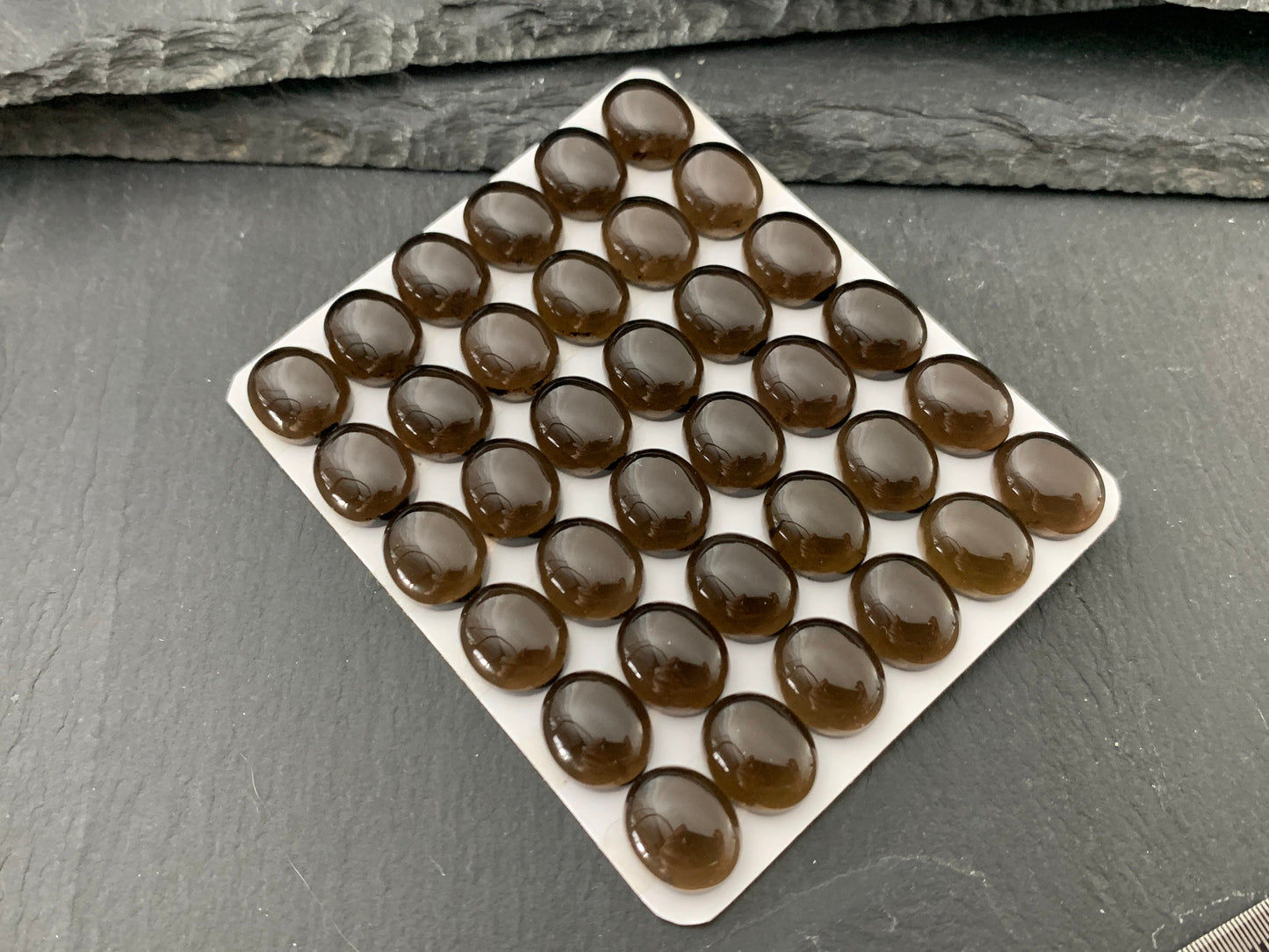 Smokey Quartz oval 10x12mm cabochon - Calibrated cabochons   es
