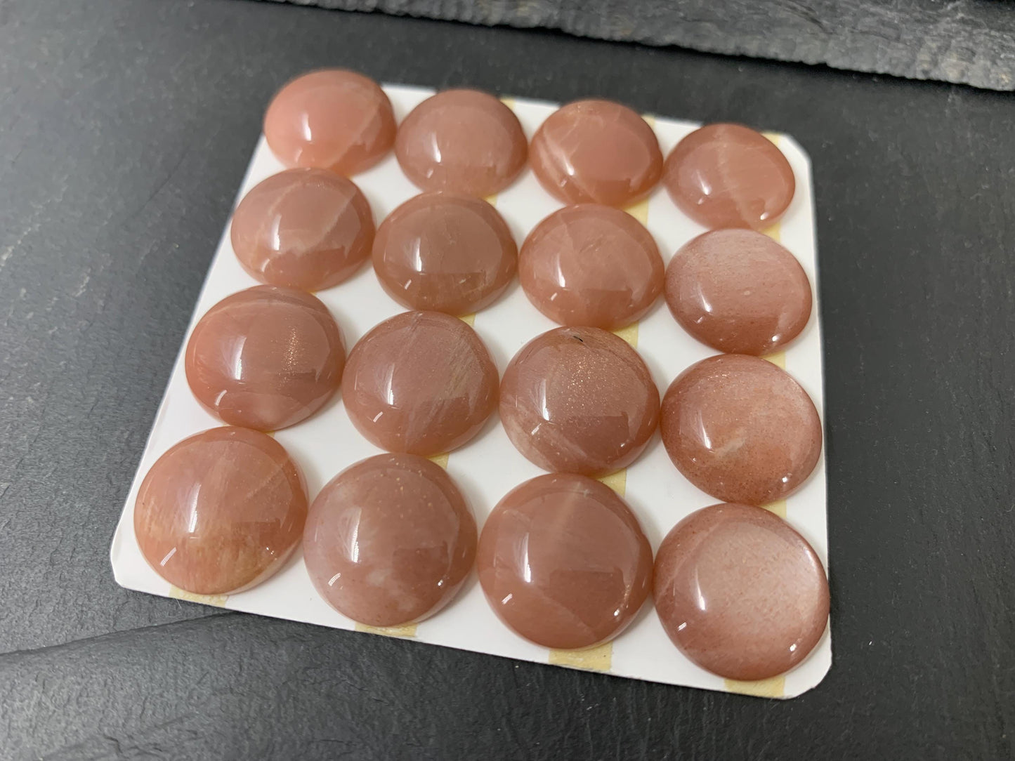 Pink Moonstone round 18mm cabochon - Calibrated cabochons