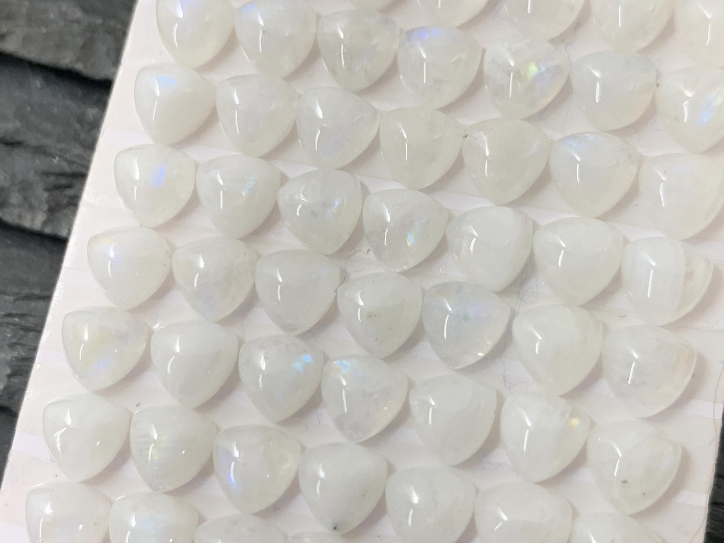 Rainbow Moonstone trillion 6mm cabochon - Calibrated Moonstone