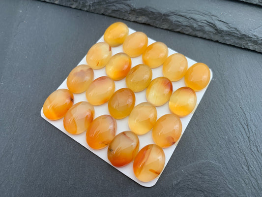 Carnelian oval 12x16mm cabochon - Calibrated cabochons