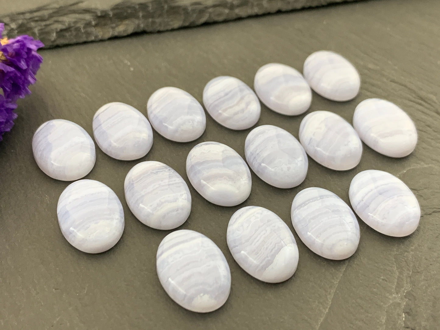 Blue Lace Agate oval 13x18mm cabochon - Calibrated cabochons