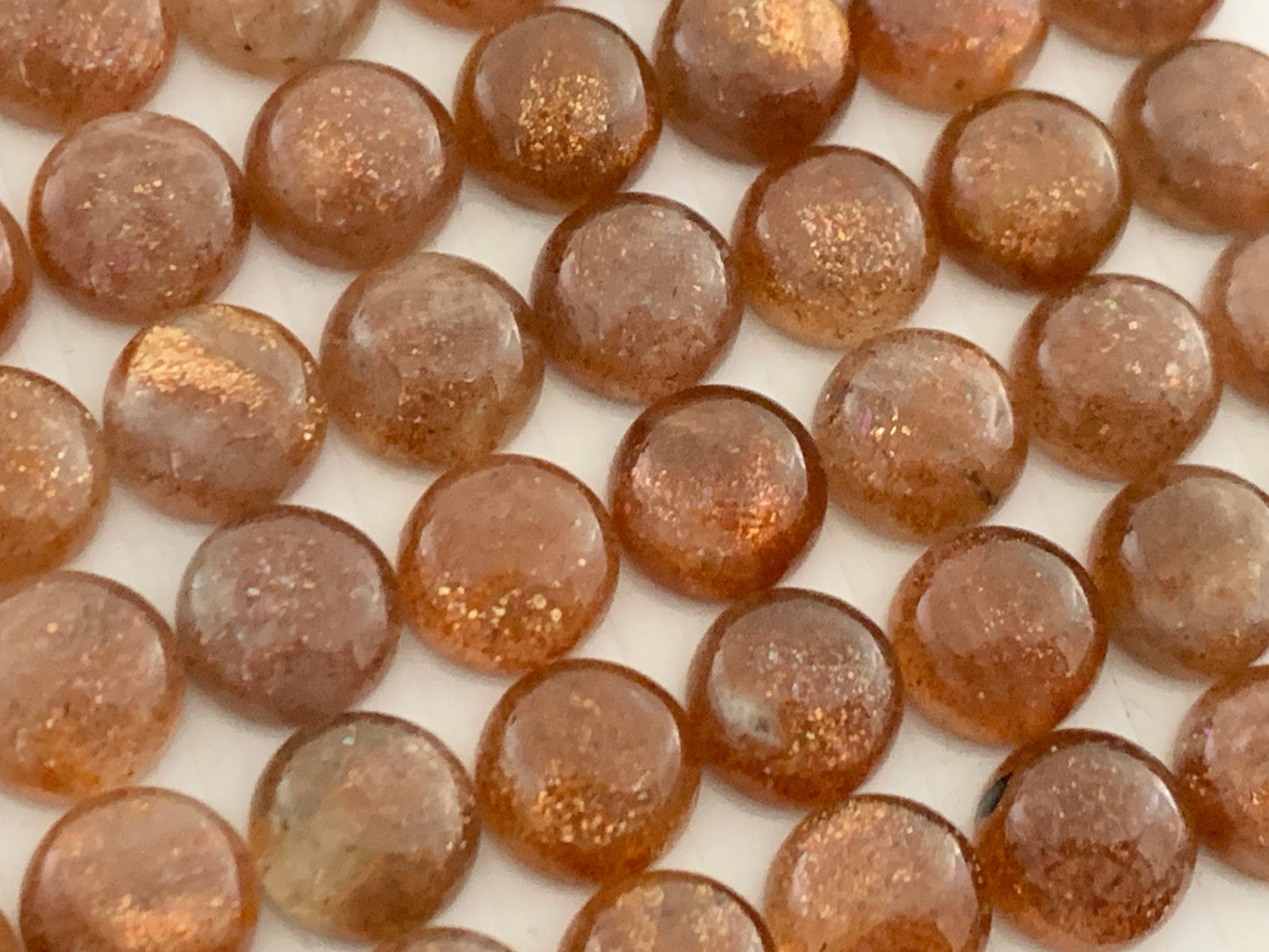 Sunstone round 8mm cabochon - Calibrated cabochons