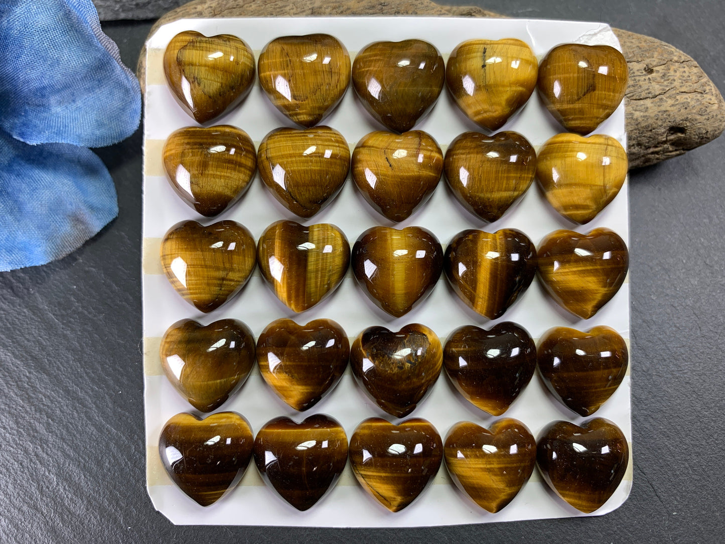 Tiger Eye heart 15mm cabochon - Calibrated cabochons