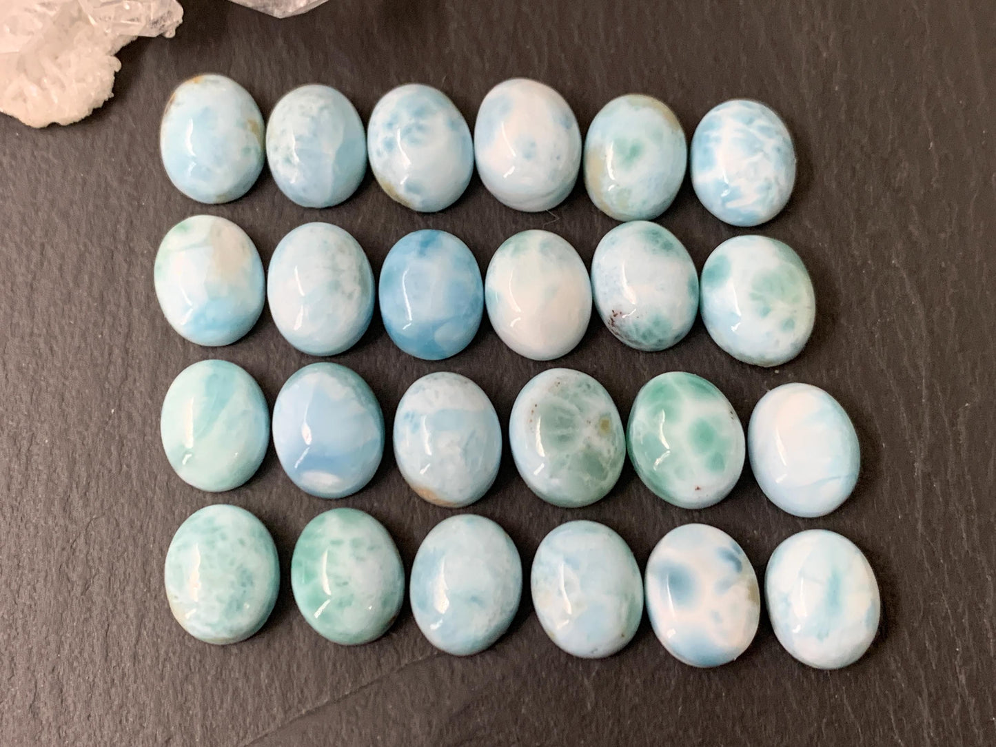 Larimar oval 8x10mm cabochon