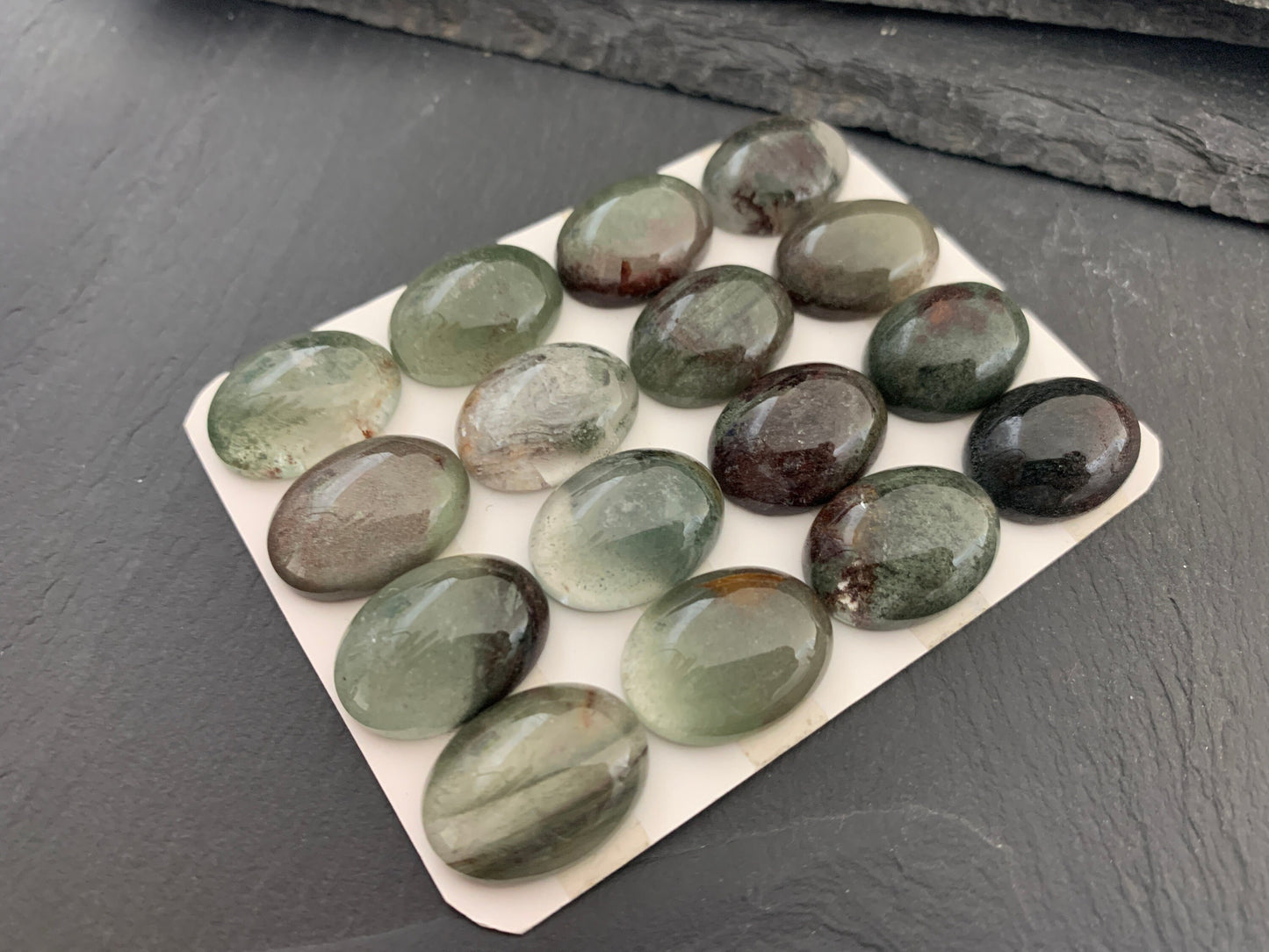 Green Phantom Crystal oval 15x20mm cabochon - Calibrated cabochons