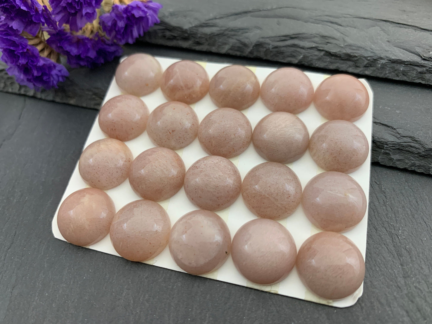 Pink Moonstone round 15mm cabochon - Calibrated cabochons