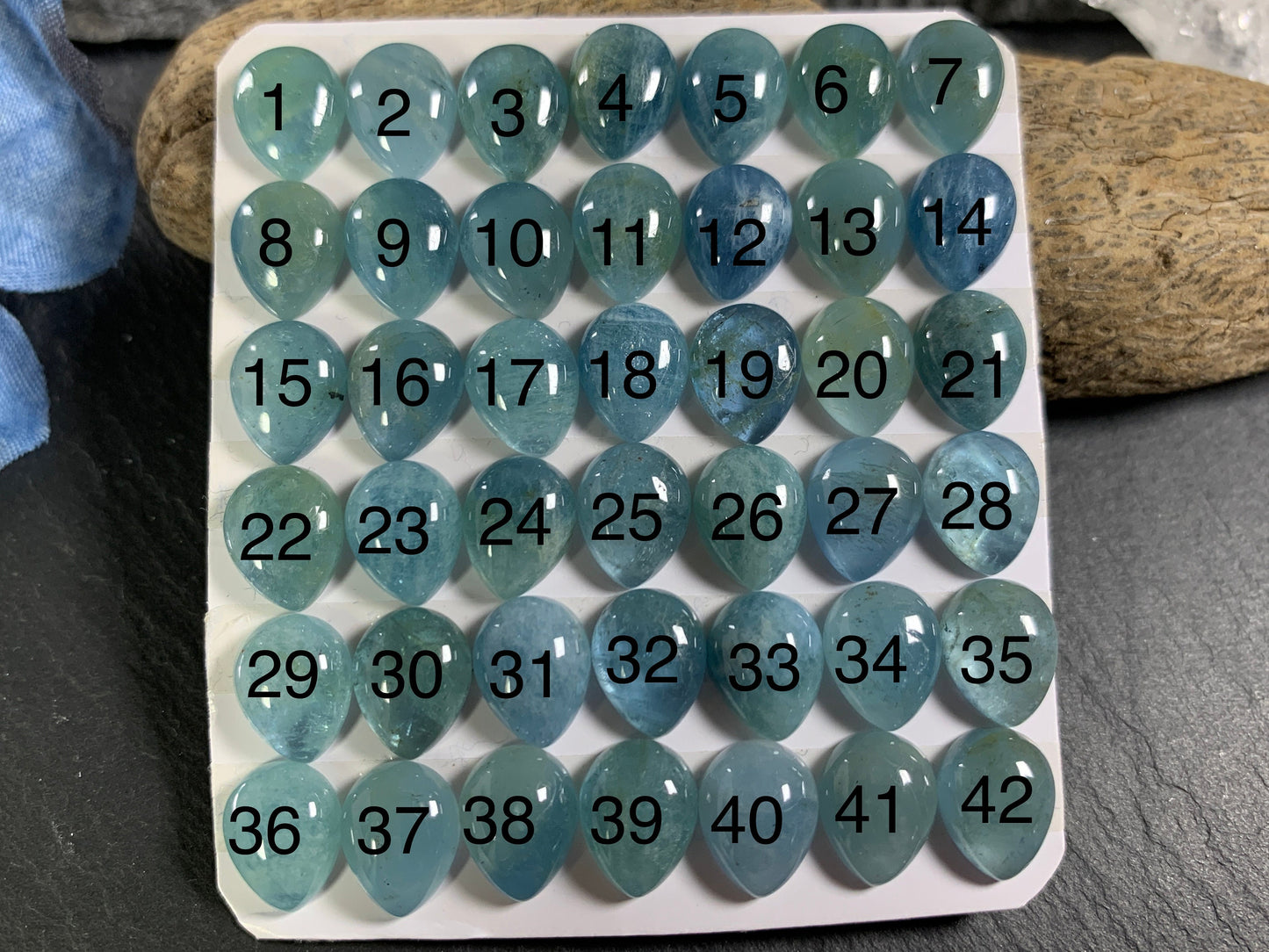 Aquamarine pear 8x10mm cabochon - Calibrated cabochons