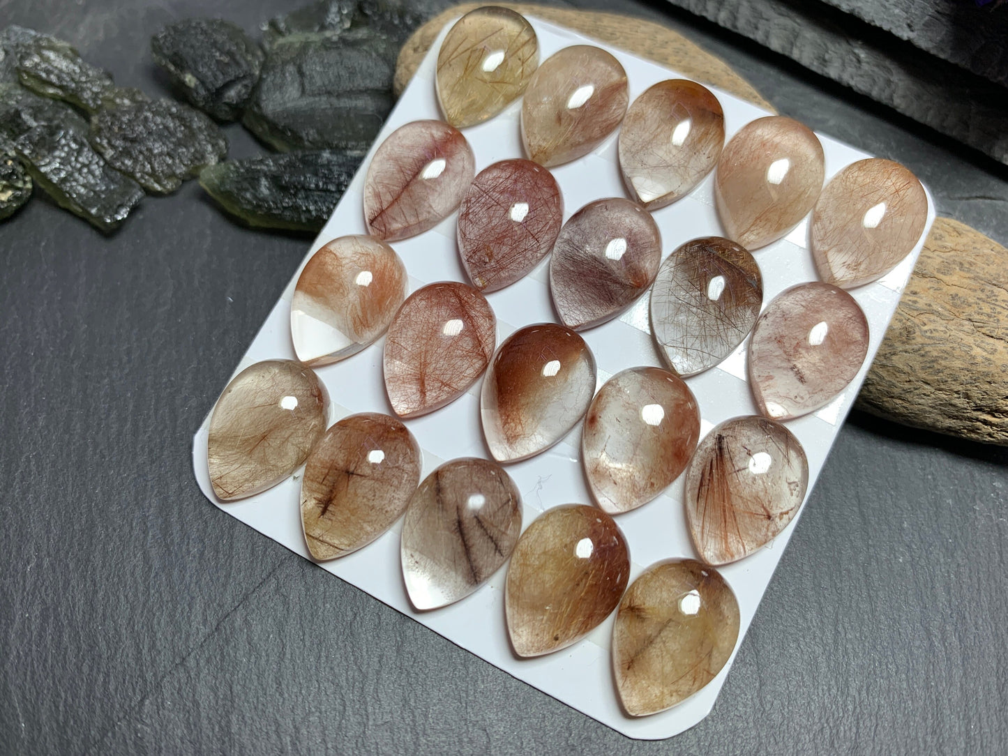 Rutilated Quartz pear 13x18mm cabochon - Calibrated cabochons
