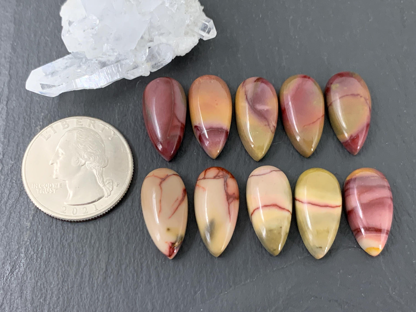 Mookaite Jasper pear 10x20mm cabochon