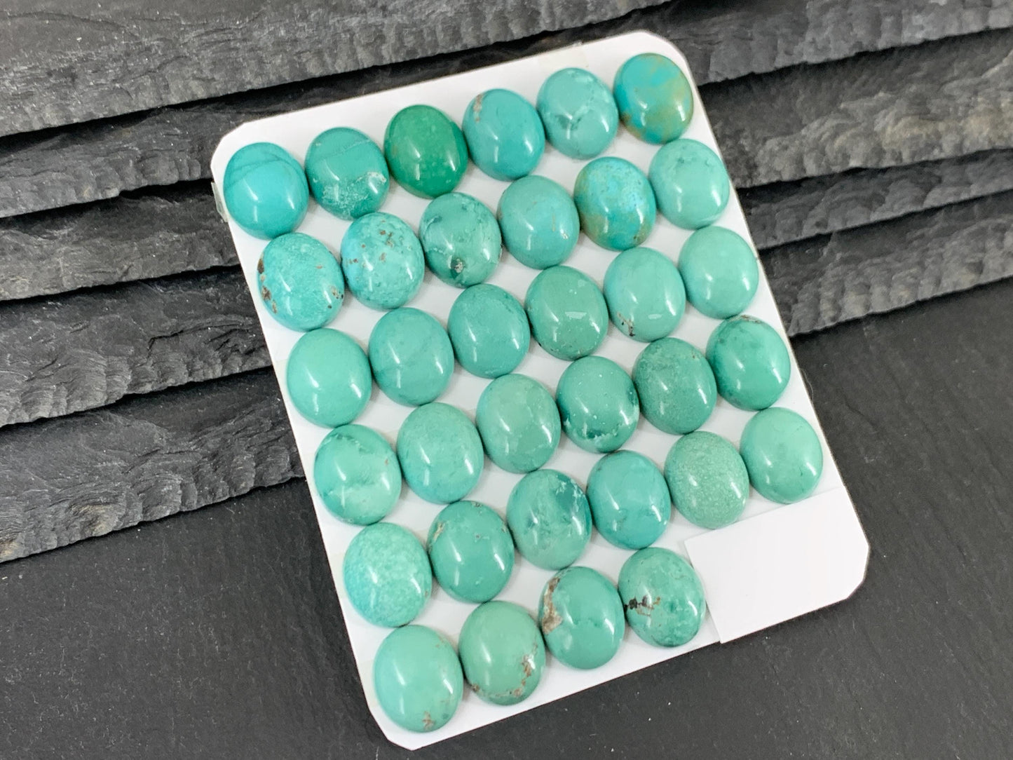 Turquoise oval 10x12mm cabochon - Calibrated cabochons
